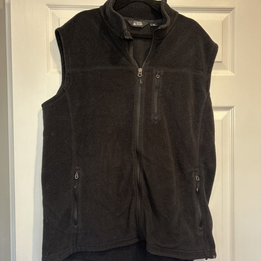 Eastern Mountain Polartec Sports Fleece Vest Men XL Black Camping Hiking Fishing